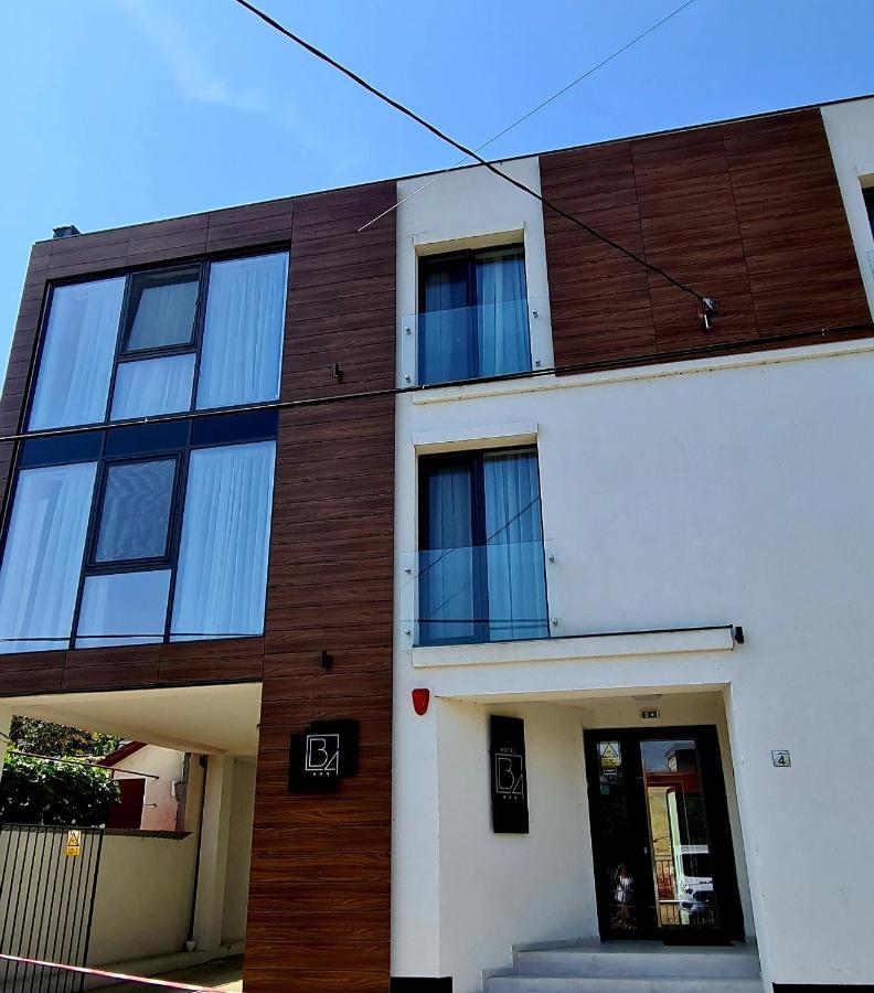 Hotel B4 Oradea Exterior photo